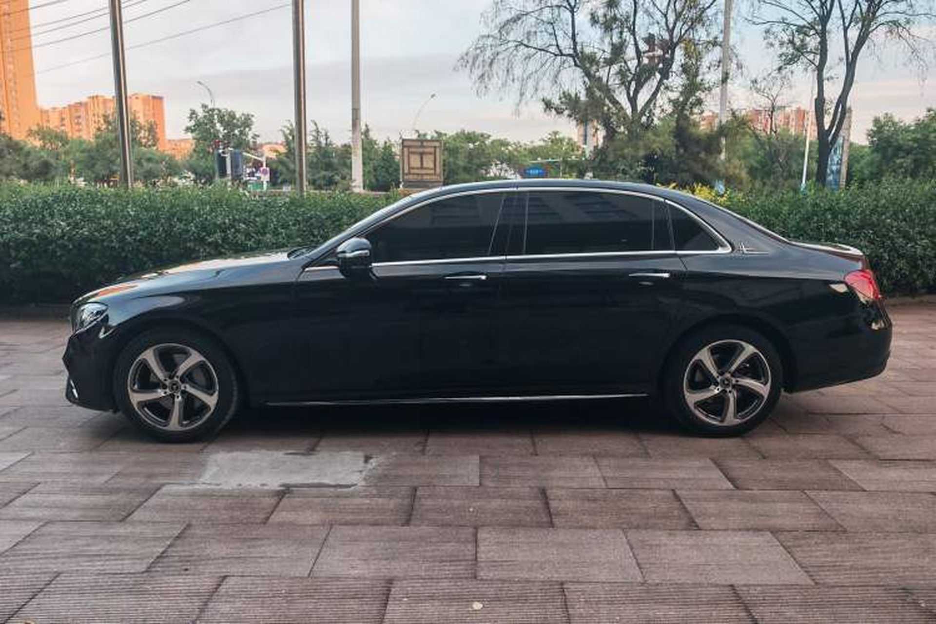 Used Mercedes-Benz E-Class 2019 E 300 L Sporty and Stylish Model Exterior 4