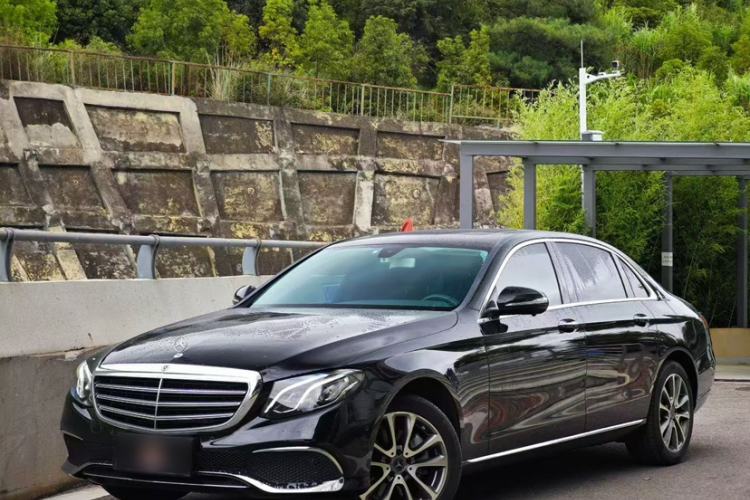 Used Mercedes-Benz E-Class 2019 E 260 L 4MATIC Exterior 5
