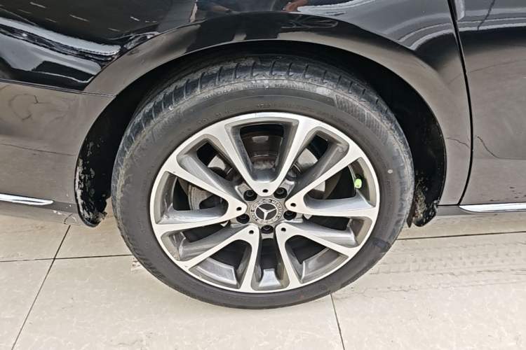 Used Mercedes-Benz E-Class 2019 E 200 L Exterior 5