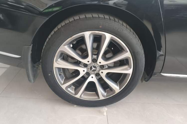 Used Mercedes-Benz E-Class 2019 E 260 L Exterior 5