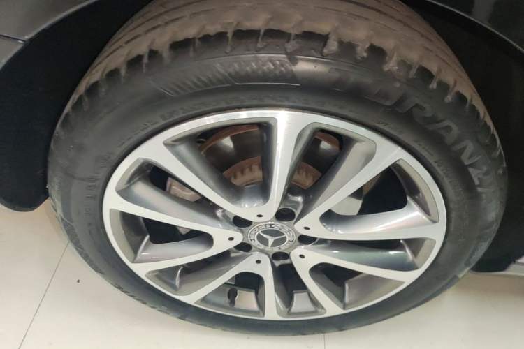 Used Mercedes-Benz E-Class 2019 E 300 L Luxury Model Exterior 5