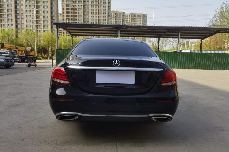 Used Mercedes-Benz E-Class 2019 Restyled E 300 L Luxury Edition Exterior 5