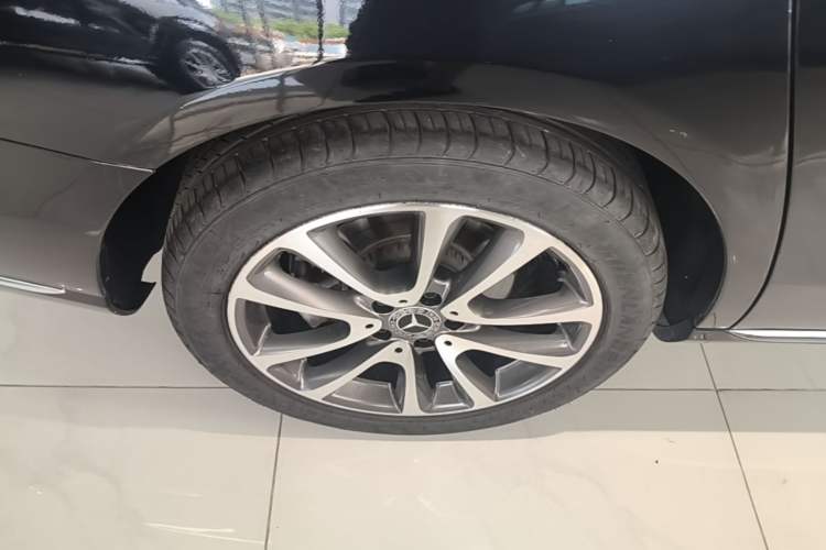 Used Mercedes-Benz E-Class 2019 E 200 L Exterior 5