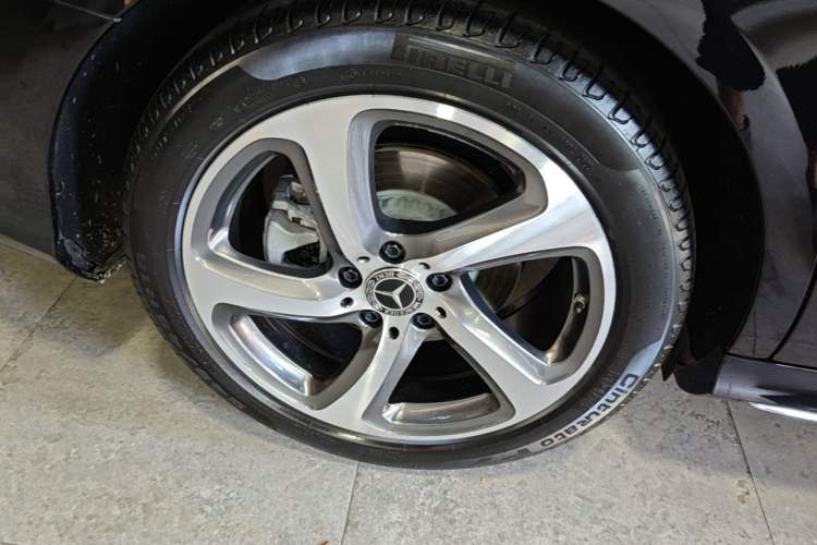 Used Mercedes-Benz E-Class 2019 Restyled E 300 L Sport Luxury Edition Exterior 5