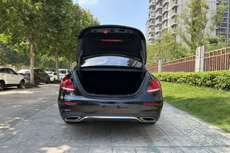 Used Mercedes-Benz E-Class 2019 Restyled E 300 L Sporty and Stylish Edition Exterior 5