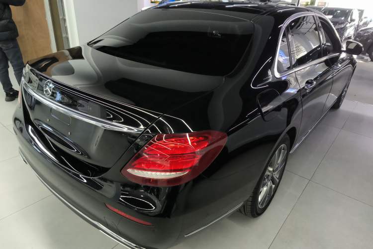 Used Mercedes-Benz E-Class 2019 E 300 L Luxury Model Exterior 5
