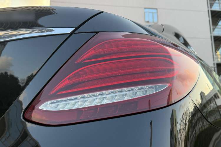 Used Mercedes-Benz E-Class 2019 E 300 L Stylish Model Exterior 6