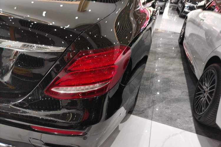 Used Mercedes-Benz E-Class 2019 Restyled E 300 L Sporty and Stylish Edition Exterior 6