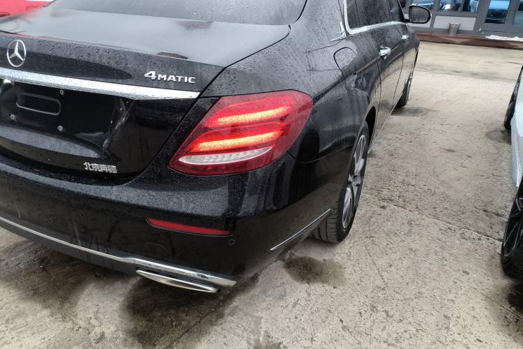 Used Mercedes-Benz E-Class 2019 E 200 L 4MATIC Exterior 6