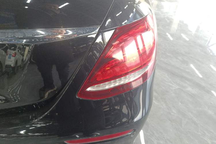 Used Mercedes-Benz E-Class 2019 Restyled E 300 L Sporty and Stylish Edition Exterior 6
