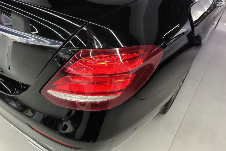 Used Mercedes-Benz E-Class 2019 E 300 L Luxury Model Exterior 6