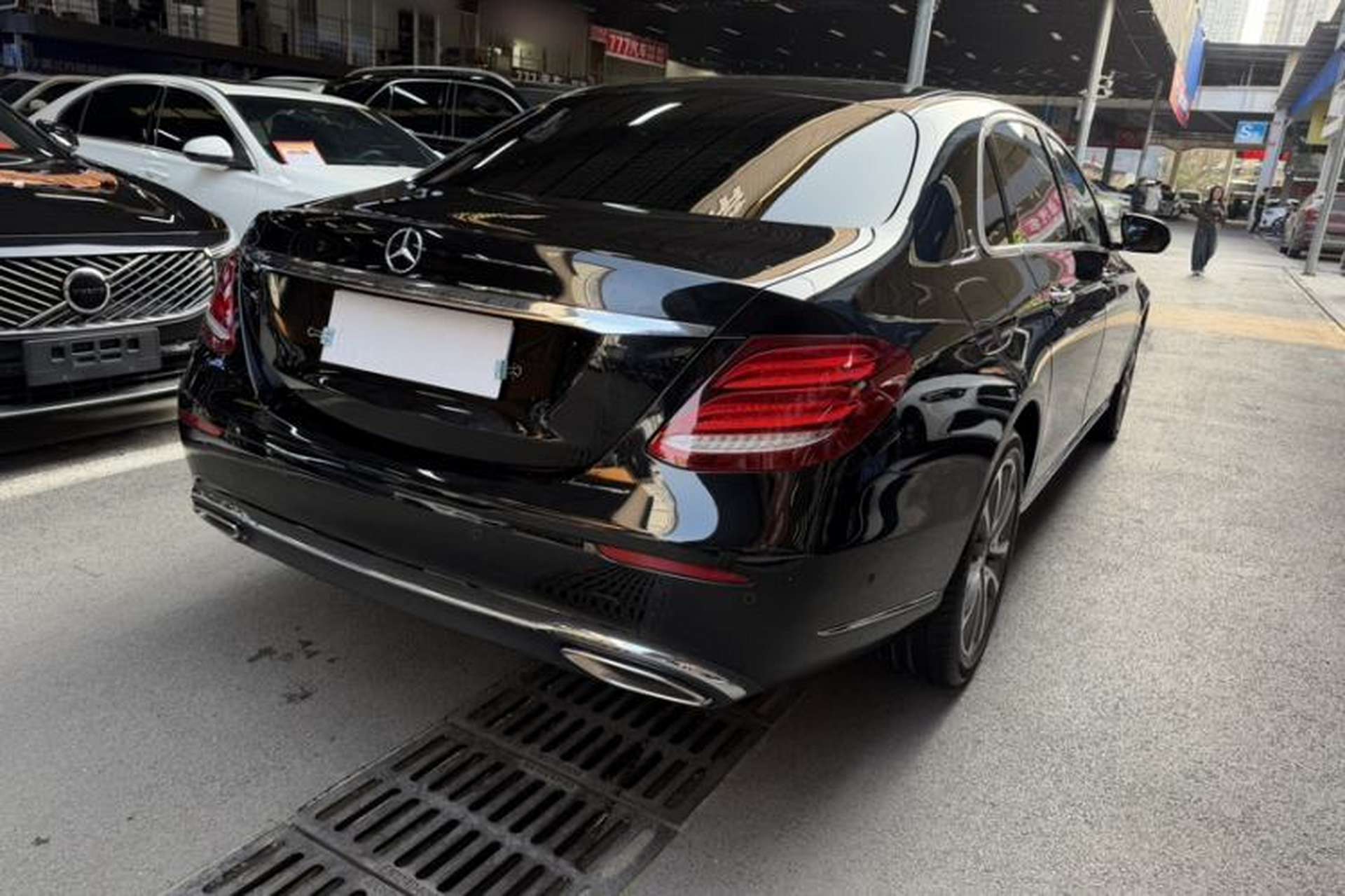 Used Mercedes-Benz E-Class 2019 E 200 L Exterior 6