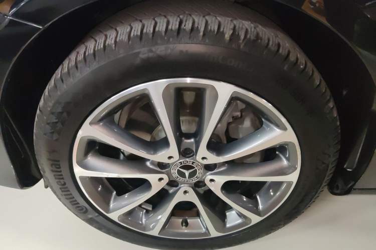 Used Mercedes-Benz E-Class 2019 E 200 L Exterior 7