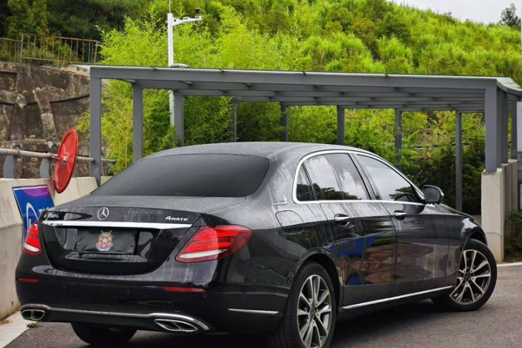 Used Mercedes-Benz E-Class 2019 E 260 L 4MATIC Exterior 7