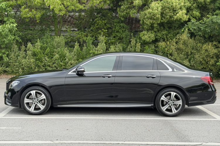 Used Mercedes-Benz E-Class 2019 E 260 L Sport Edition Exterior 7