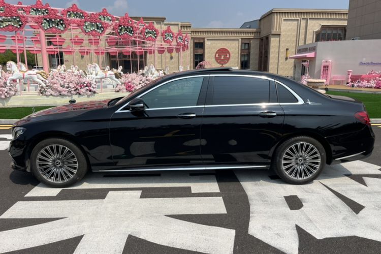 Used Mercedes-Benz E-Class 2019 E 300 L Sporty and Stylish Model Exterior 7