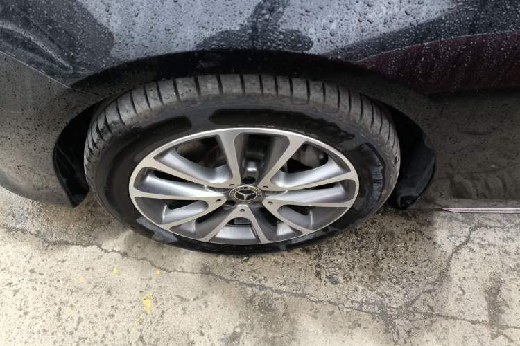 Used Mercedes-Benz E-Class 2019 E 200 L 4MATIC Exterior 7