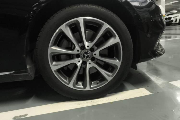 Used Mercedes-Benz E-Class 2019 E 260 L Exterior 7