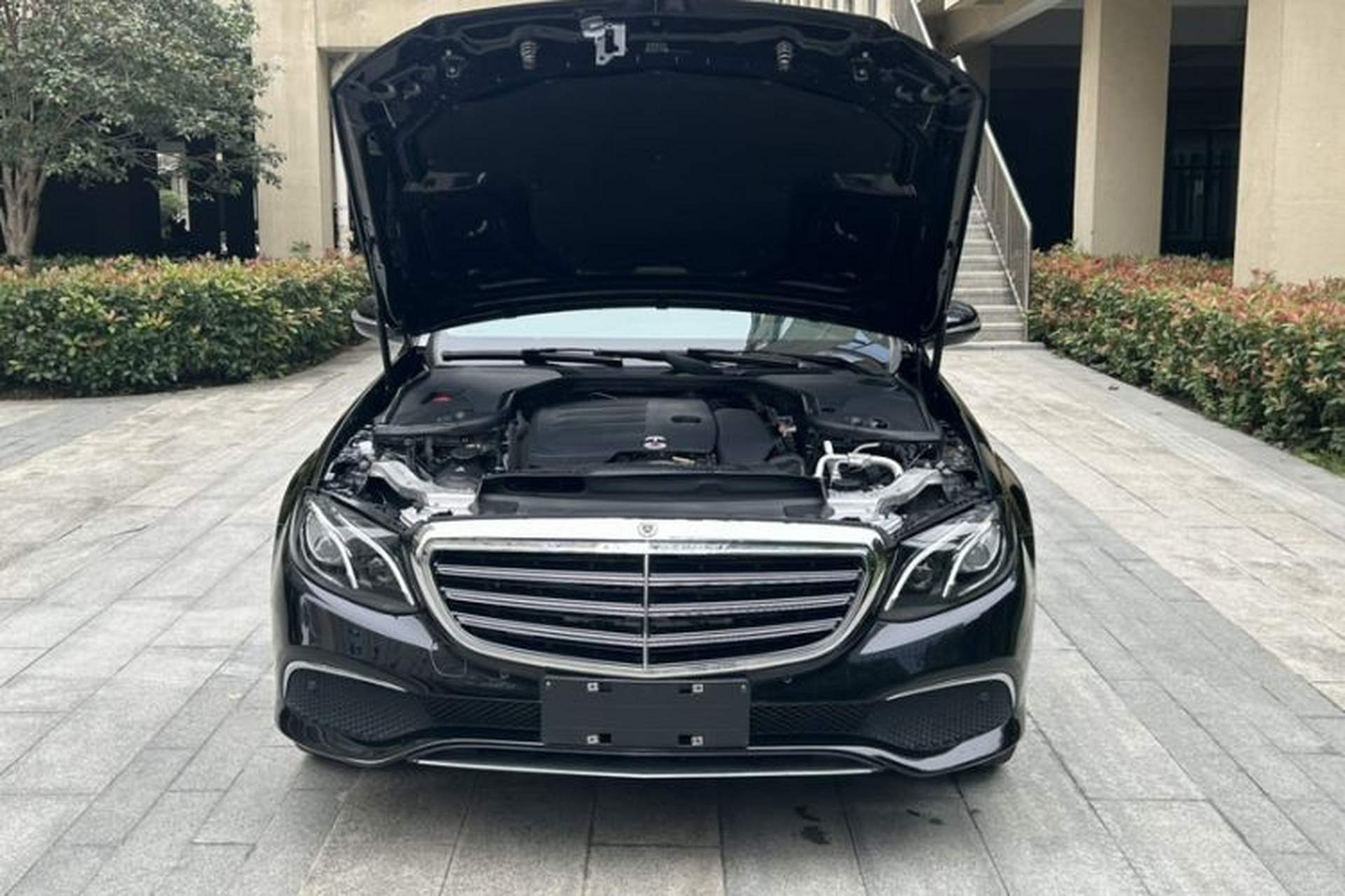 Used Mercedes-Benz E-Class 2019 E 200 L Exterior 7