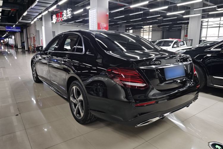 Used Mercedes-Benz E-Class 2019 E 200 L Sport 4MATIC Exterior 7