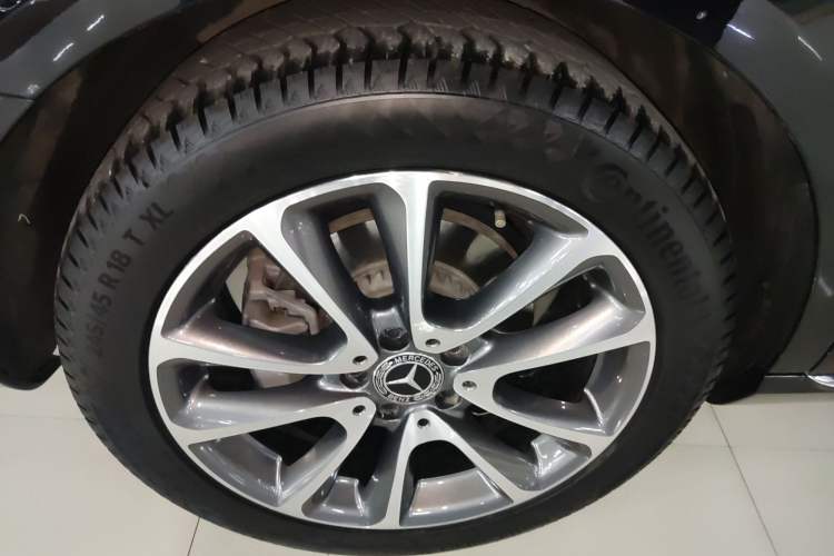 Used Mercedes-Benz E-Class 2019 E 200 L Exterior 8