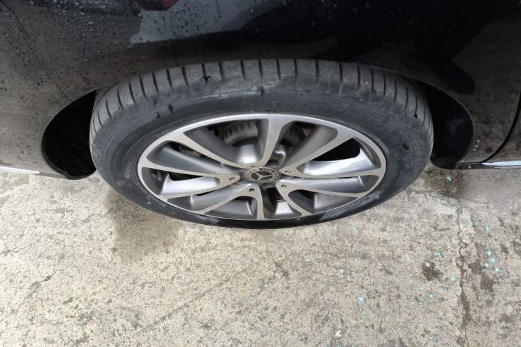 Used Mercedes-Benz E-Class 2019 E 200 L 4MATIC Exterior 8