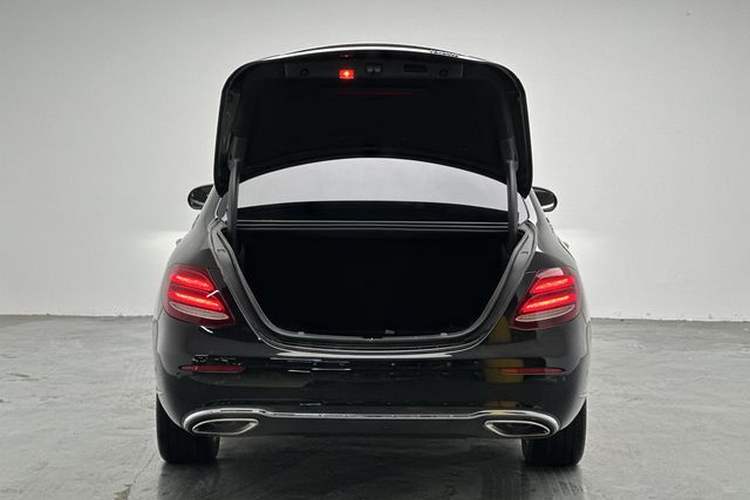 Used Mercedes-Benz E-Class 2019 E 260 L Exterior 9