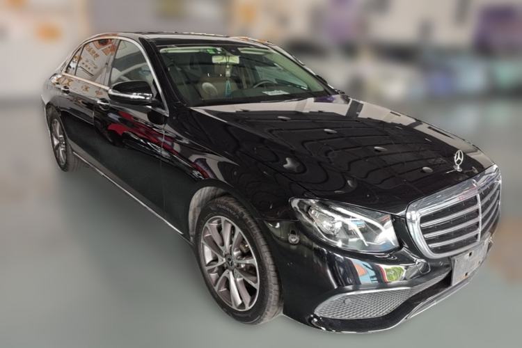 Used Mercedes-Benz E-Class 2019 E 260 L Front Right 45 Deg