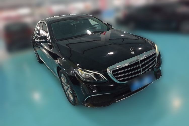 Used Mercedes-Benz E-Class 2019 E 260 L Front Right 45 Deg