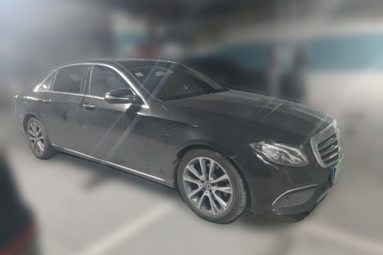 Used Mercedes-Benz E-Class 2019 E 200 L Front Right 45 Deg