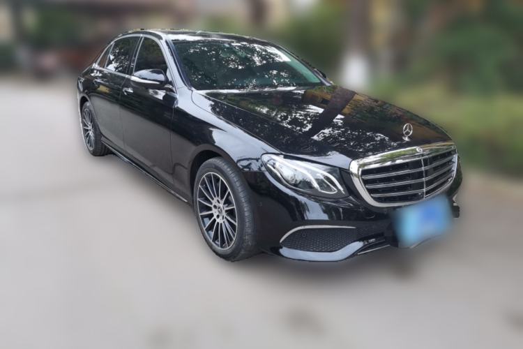Used Mercedes-Benz E-Class 2019 E 300 L Sporty and Stylish Model Front Right 45 Deg