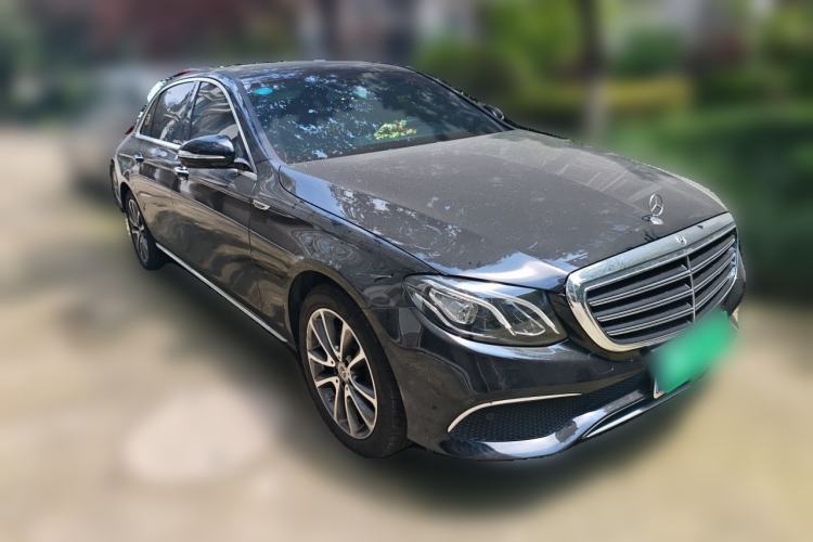 Used Mercedes-Benz E-Class 2019 E 260 L Front Right 45 Deg