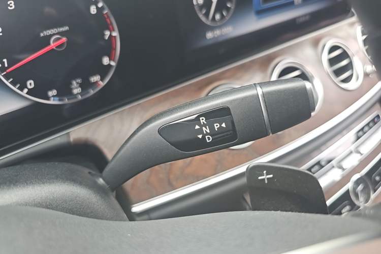 Used Mercedes-Benz E-Class 2019 E 200 L Gear Lever