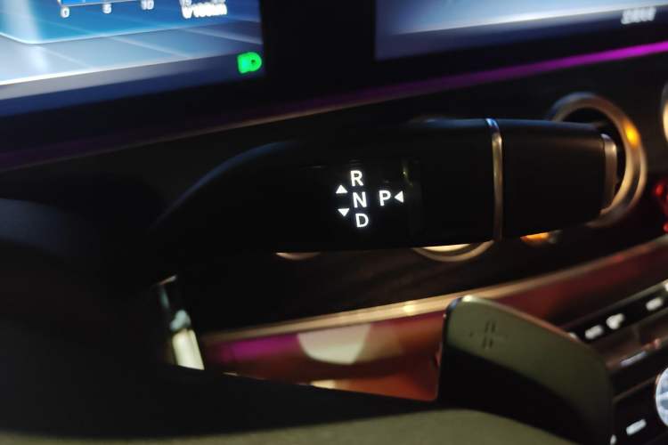 Used Mercedes-Benz E-Class 2019 E 200 L Sport Edition Gear Lever