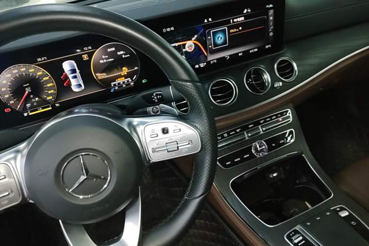 Used Mercedes-Benz E-Class 2019 Restyled E 300 L Sporty and Stylish Edition Gear Lever