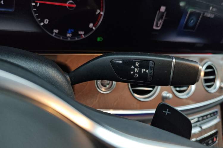 Used Mercedes-Benz E-Class 2019 Facelifted E 300 L Stylish Version Gear Lever