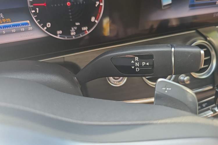 Used Mercedes-Benz E-Class 2019 Restyled E 300 L Sport Luxury Edition Gear Lever
