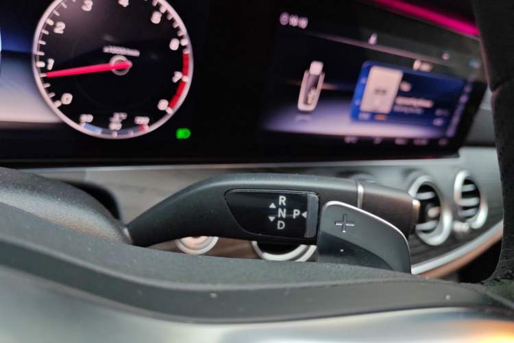 Used Mercedes-Benz E-Class 2019 Restyled E 300 L Sporty and Stylish Edition Gear Lever