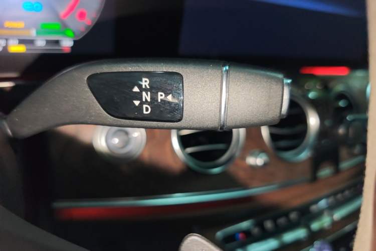 Used Mercedes-Benz E-Class 2019 E 260 L Gear Lever