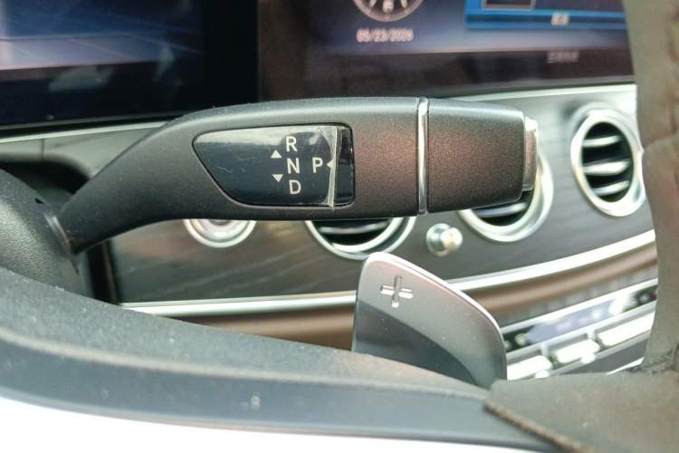 Used Mercedes-Benz E-Class 2019 Restyled E 300 L Sporty and Stylish Edition Gear Lever