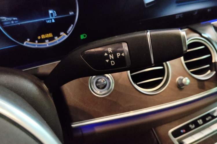 Used Mercedes-Benz E-Class 2019 Facelifted E 300 L Stylish Version Gear Lever