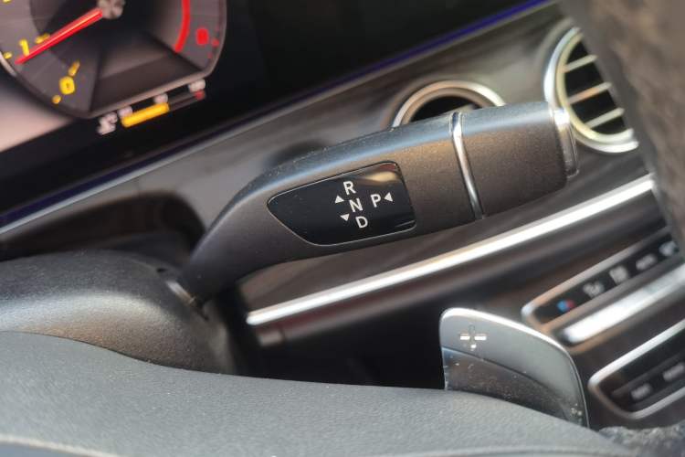 Used Mercedes-Benz E-Class 2019 Restyled E 300 L Sport Luxury Edition Gear Lever