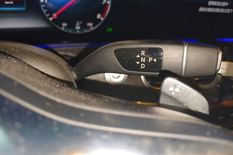 Used Mercedes-Benz E-Class 2019 Restyled E 300 L Sport Luxury Edition Gear Lever
