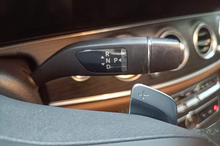 Used Mercedes-Benz E-Class 2019 Restyled E 300 L Sporty and Stylish Edition Gear Lever