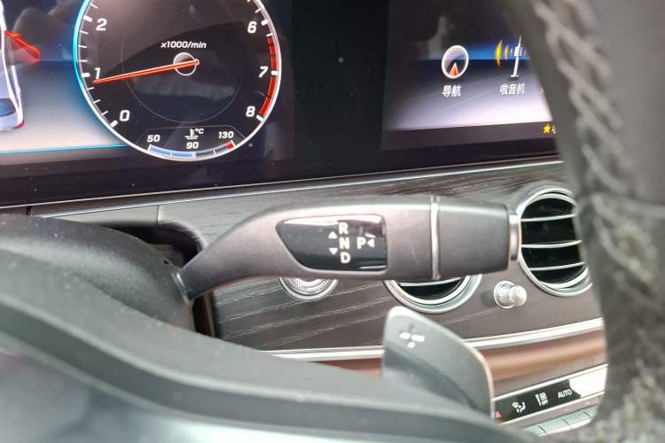 Used Mercedes-Benz E-Class 2019 Restyled E 300 L Sporty and Stylish Edition Gear Lever