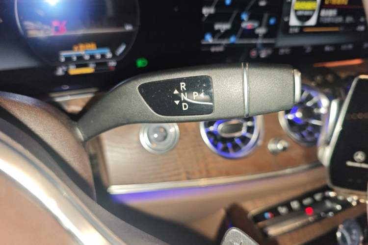 Used Mercedes-Benz E-Class 2019 Facelifted E 300 L Stylish Version Gear Lever