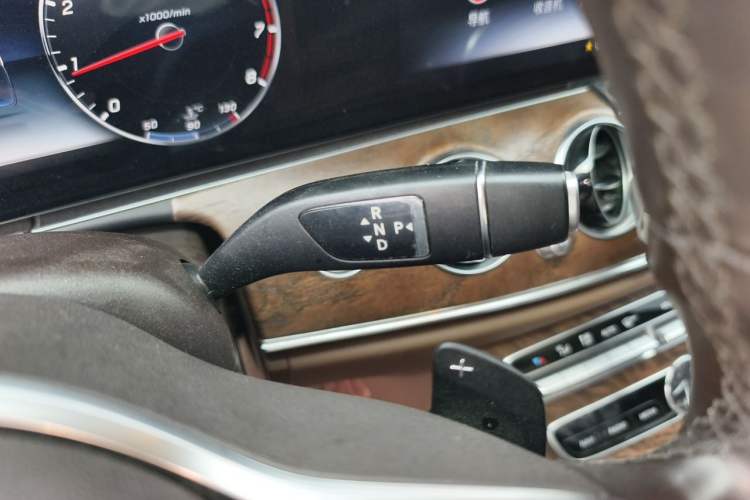 Used Mercedes-Benz E-Class 2019 Facelifted E 300 L Stylish Version Gear Lever