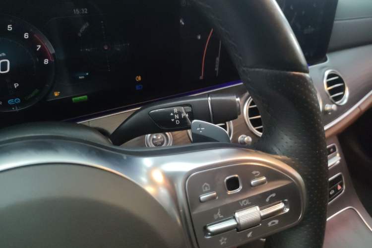 Used Mercedes-Benz E-Class 2019 E 260 L Sport Edition Gear Lever