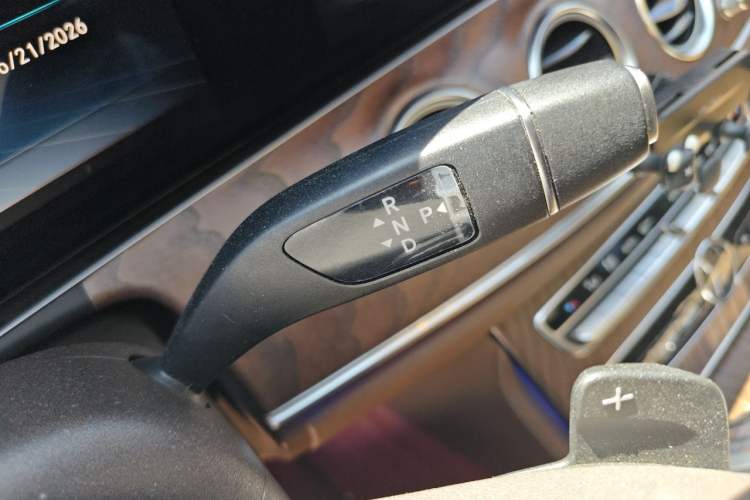 Used Mercedes-Benz E-Class 2019 Facelifted E 300 L Stylish Version Gear Lever
