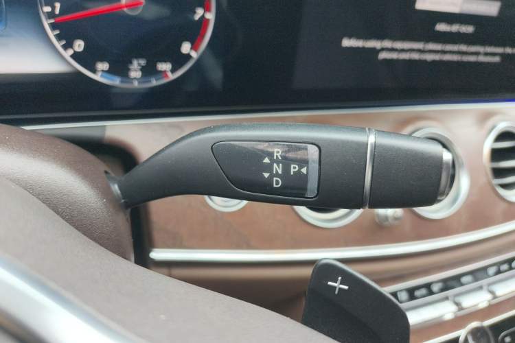 Used Mercedes-Benz E-Class 2019 Restyled E 300 L Luxury Edition Gear Lever